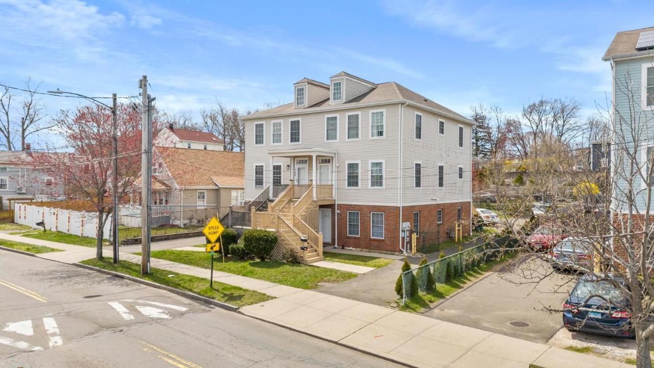 Gorgeous Waterfront 2 Bedroom 1 Bath Modern Home. New Haven Exterior photo