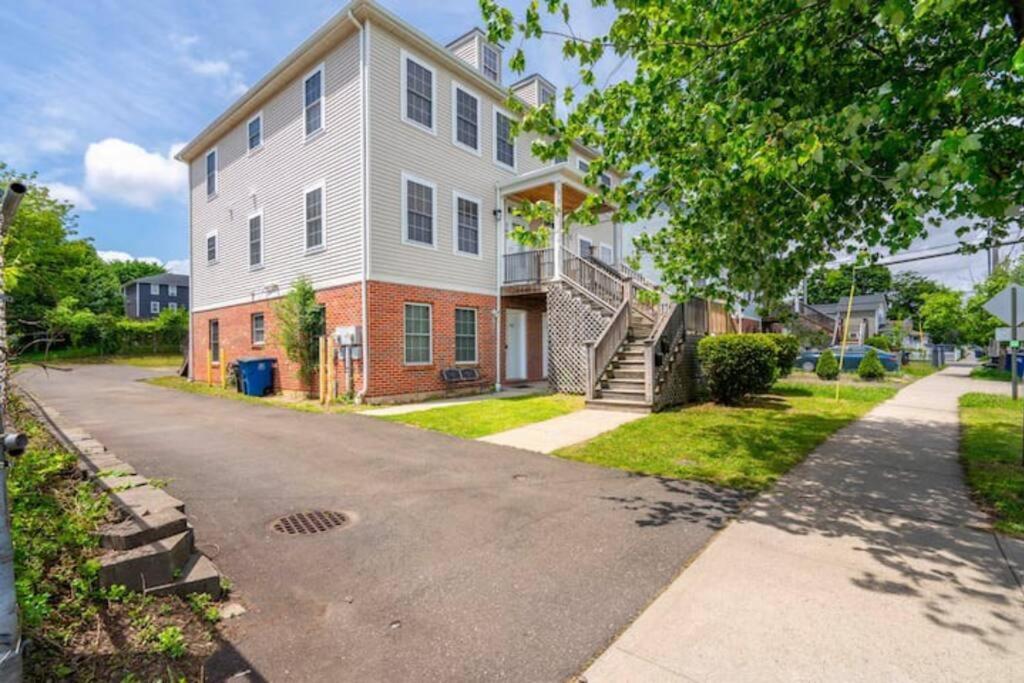Gorgeous Waterfront 2 Bedroom 1 Bath Modern Home. New Haven Exterior photo